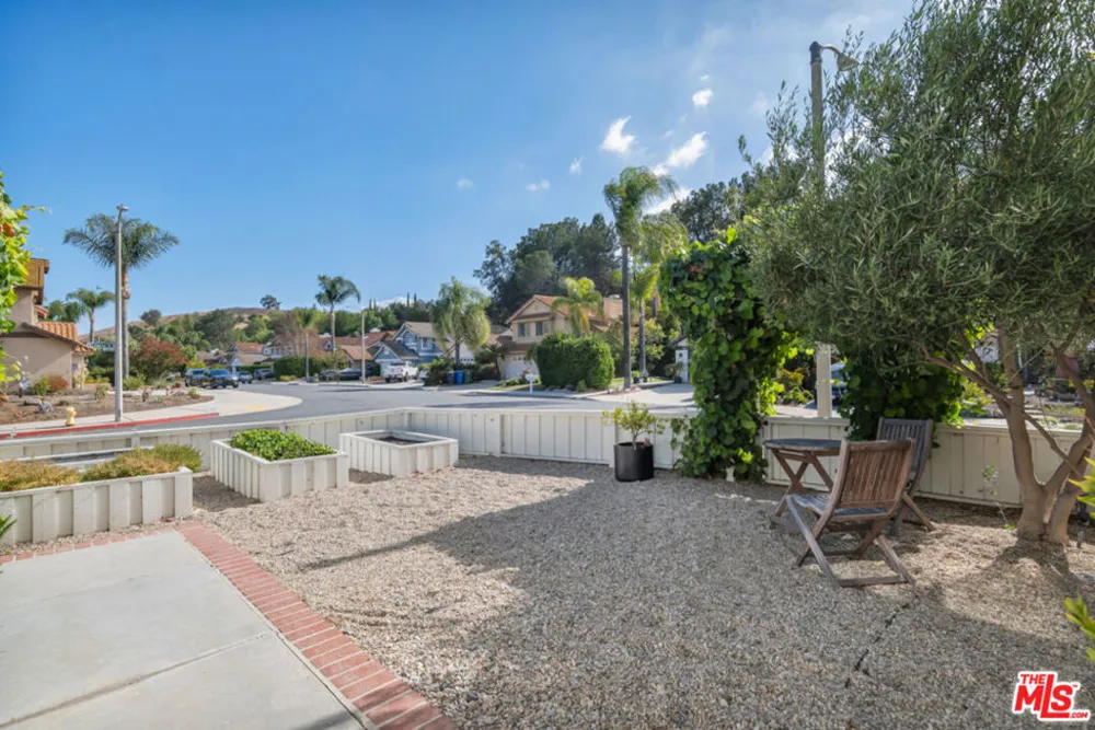 26839 Cactus Trail Agoura Hills, CA 91301