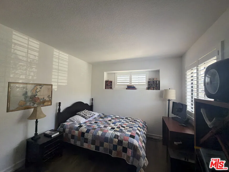 26839 Cactus Trail Agoura Hills, CA 91301