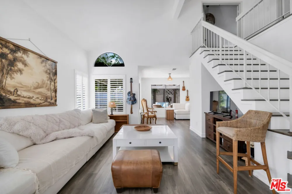 26839 Cactus Trail Agoura Hills, CA 91301