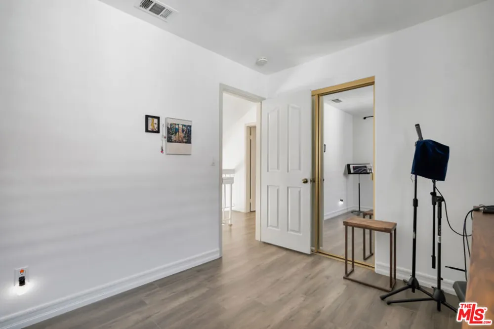26839 Cactus Trail Agoura Hills, CA 91301