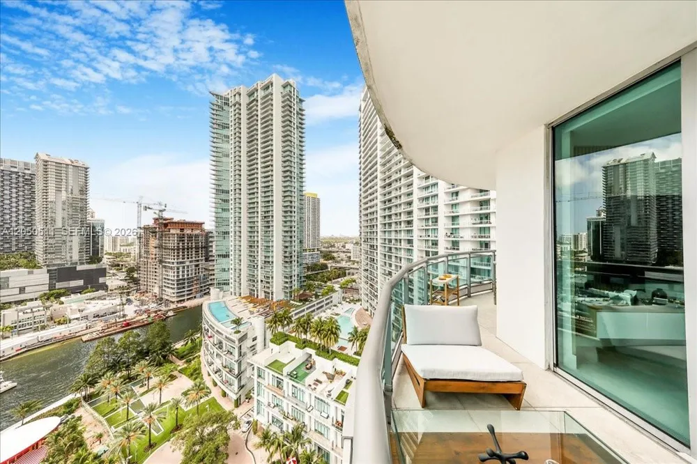 350 S Miami Ave #2314 Miami, FL 33130
