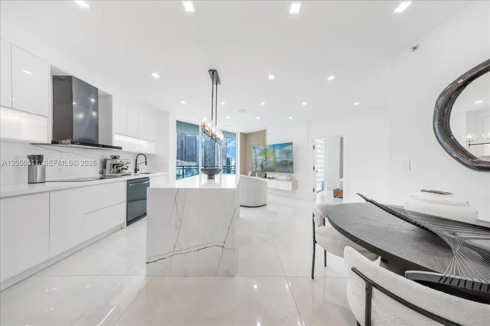350 S Miami Ave #2314 Miami, FL 33130