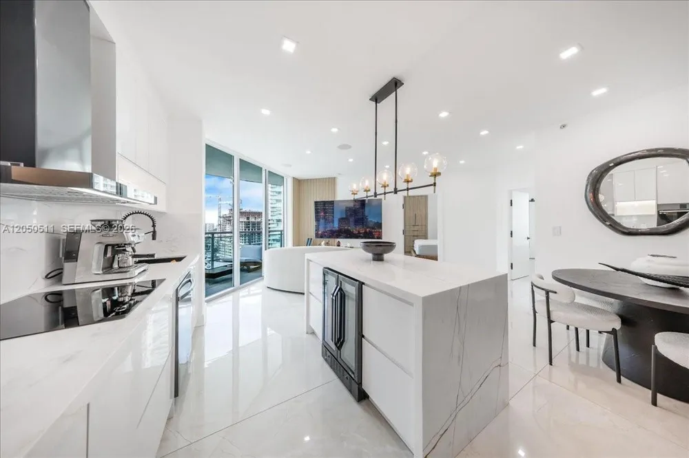350 S Miami Ave #2314 Miami, FL 33130