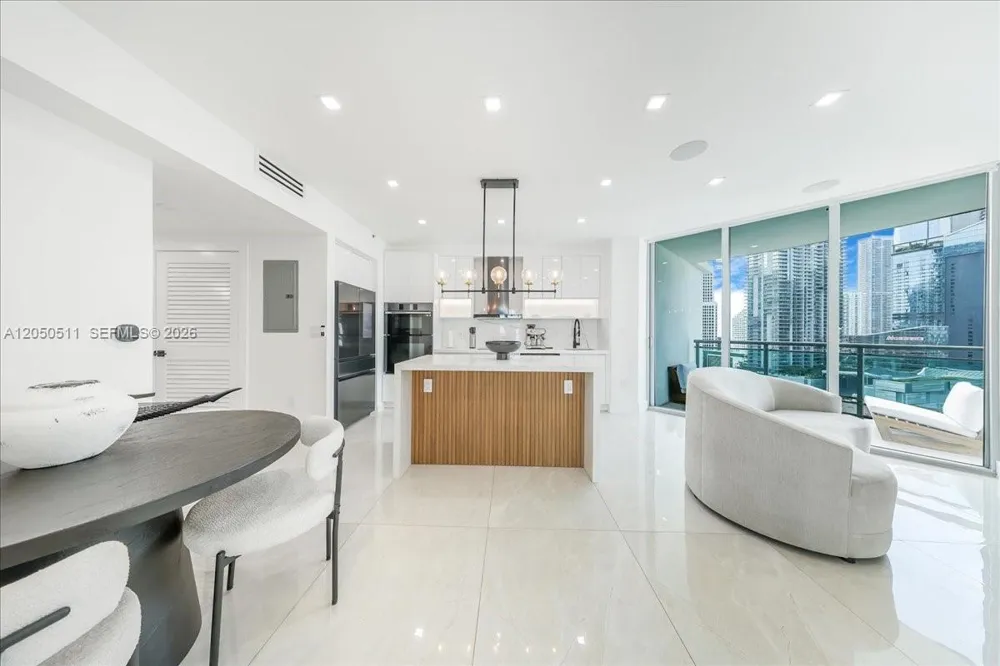350 S Miami Ave #2314 Miami, FL 33130