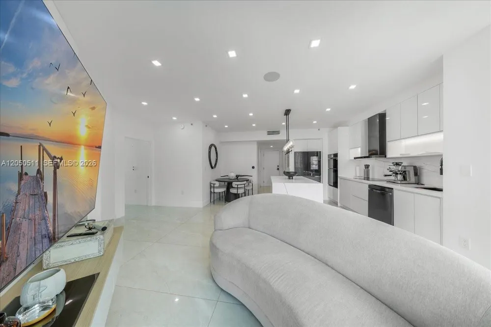 350 S Miami Ave #2314 Miami, FL 33130