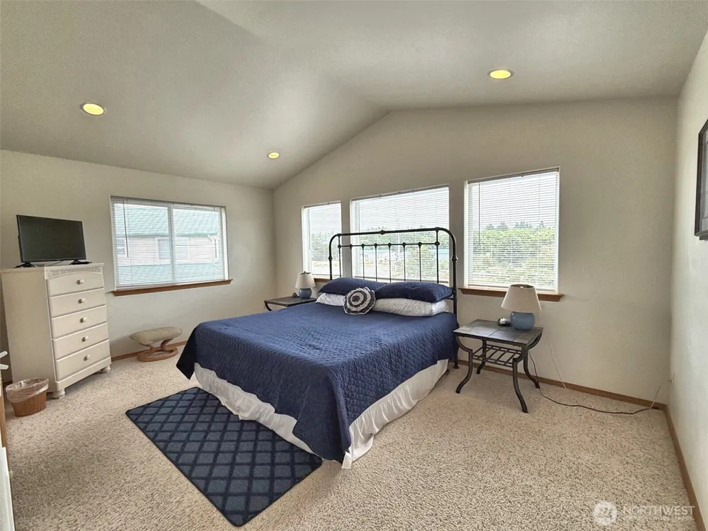 16 Ocean Boulevard Ocean City, WA 98569