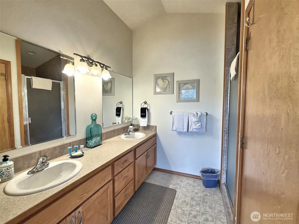 16 Ocean Boulevard Ocean City, WA 98569