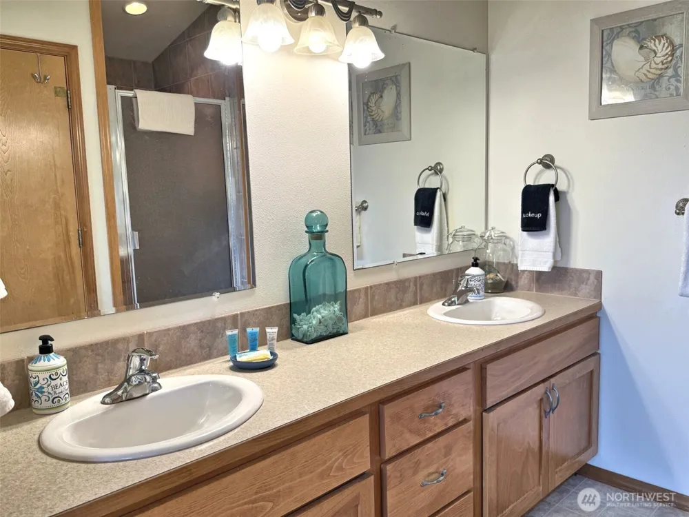 16 Ocean Boulevard Ocean City, WA 98569