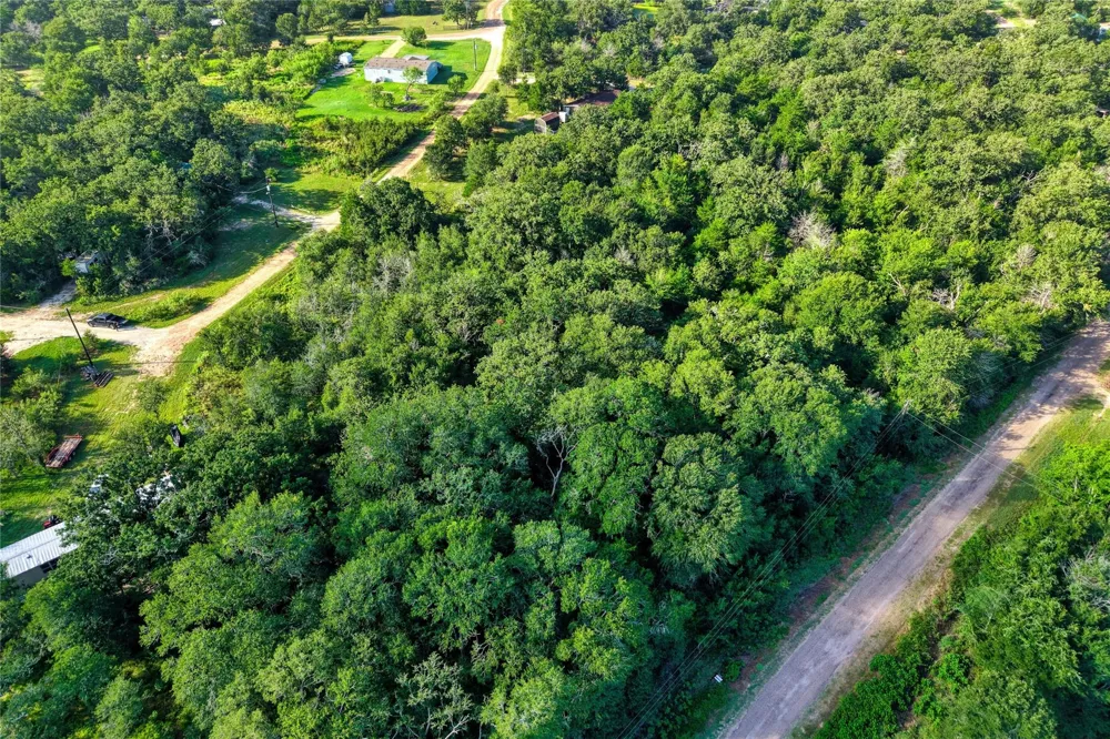 805 Wilderness Road Somerville, TX 77879