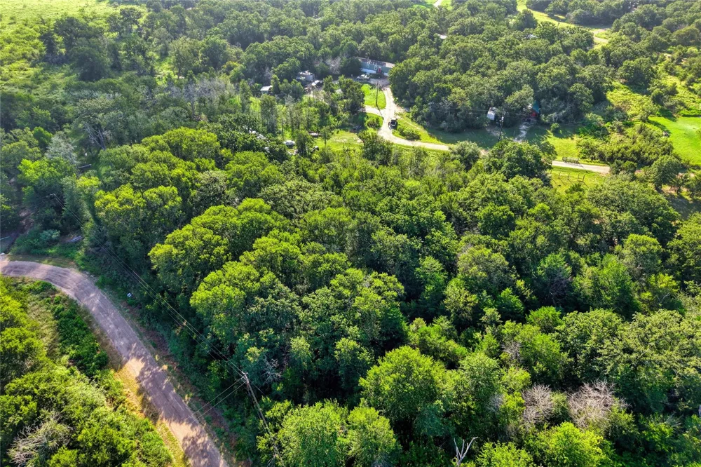 805 Wilderness Road Somerville, TX 77879