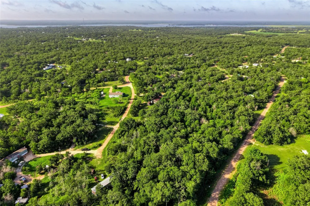 805 Wilderness Road Somerville, TX 77879