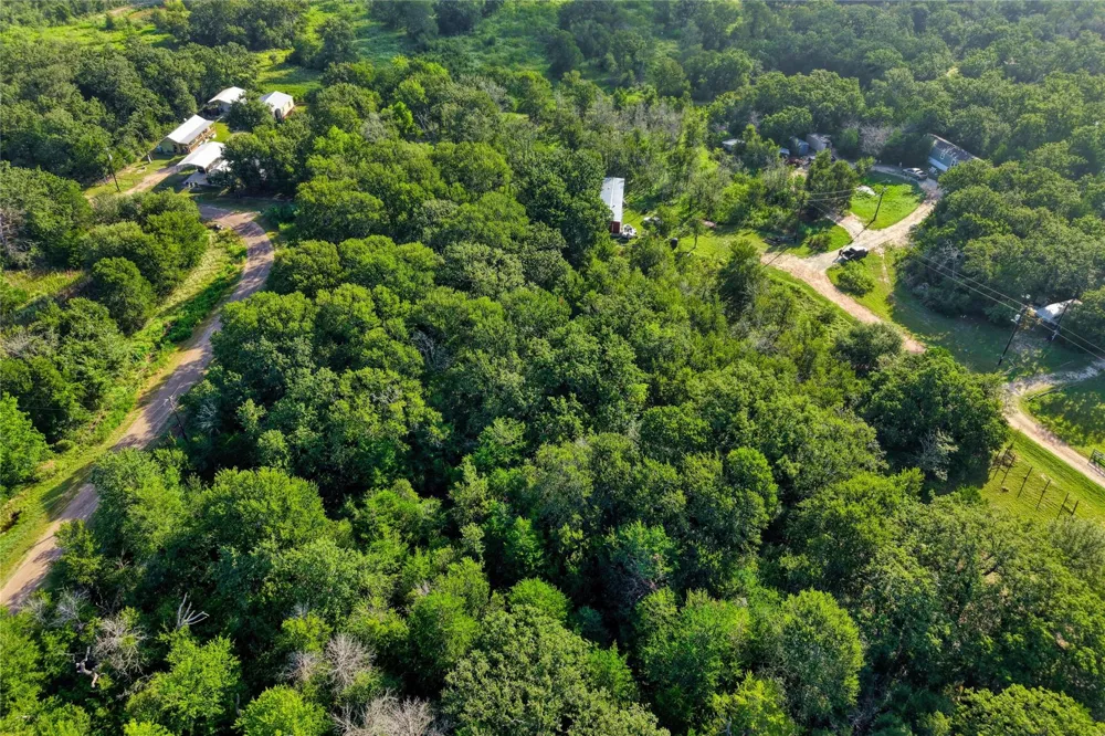 805 Wilderness Road Somerville, TX 77879