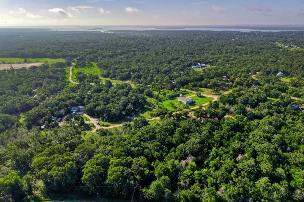 805 Wilderness Road Somerville, TX 77879