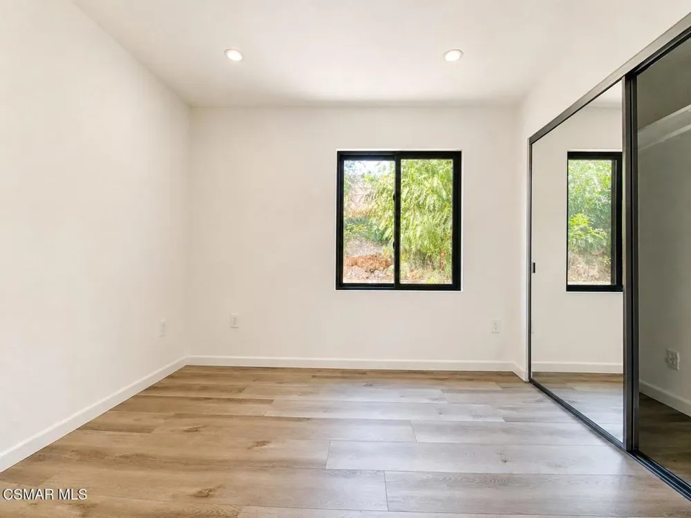 9218 Slater Terrace Chatsworth, CA 91311
