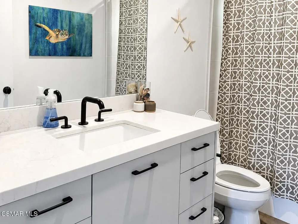 9218 Slater Terrace Chatsworth, CA 91311