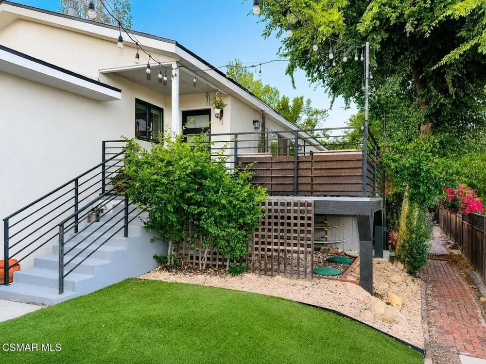 9218 Slater Terrace Chatsworth, CA 91311