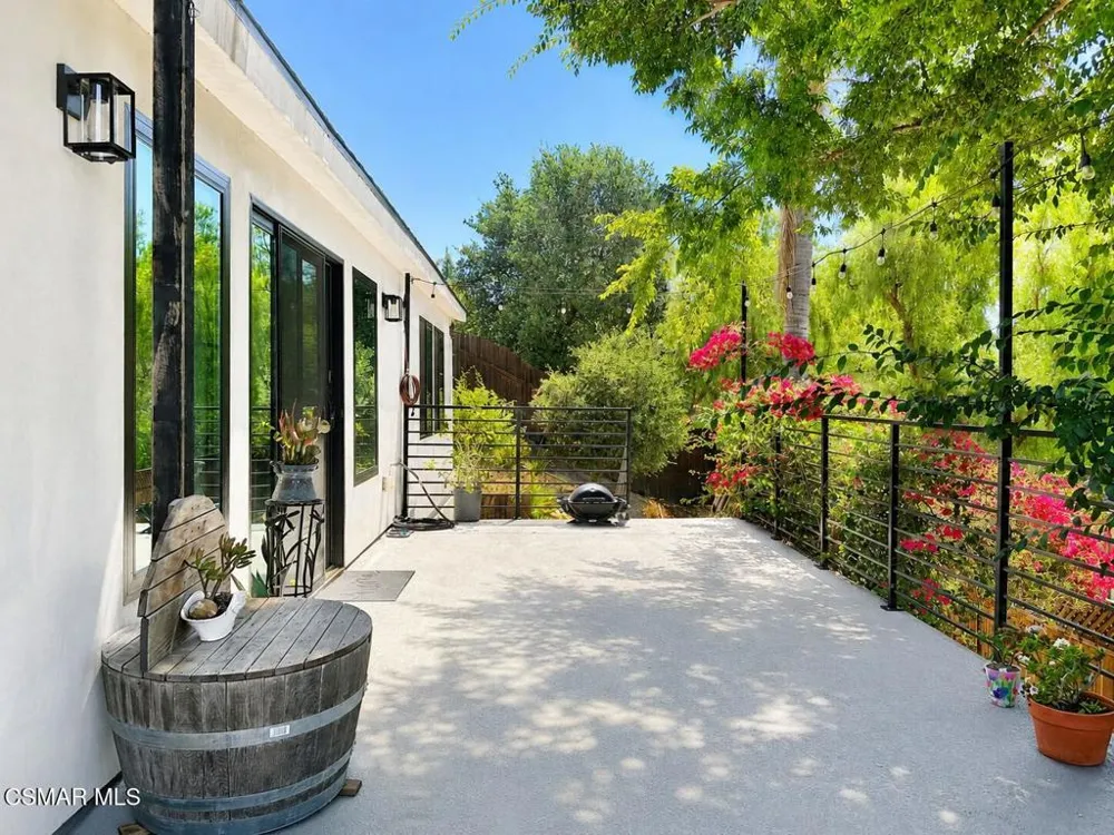 9218 Slater Terrace Chatsworth, CA 91311