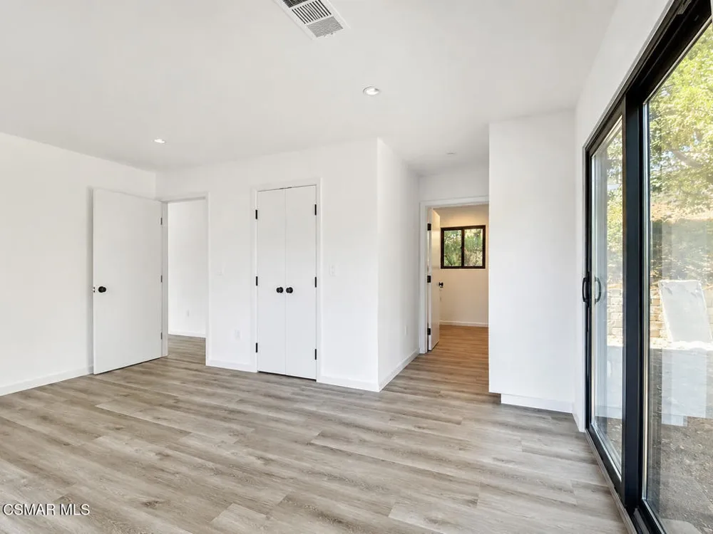 9218 Slater Terrace Chatsworth, CA 91311