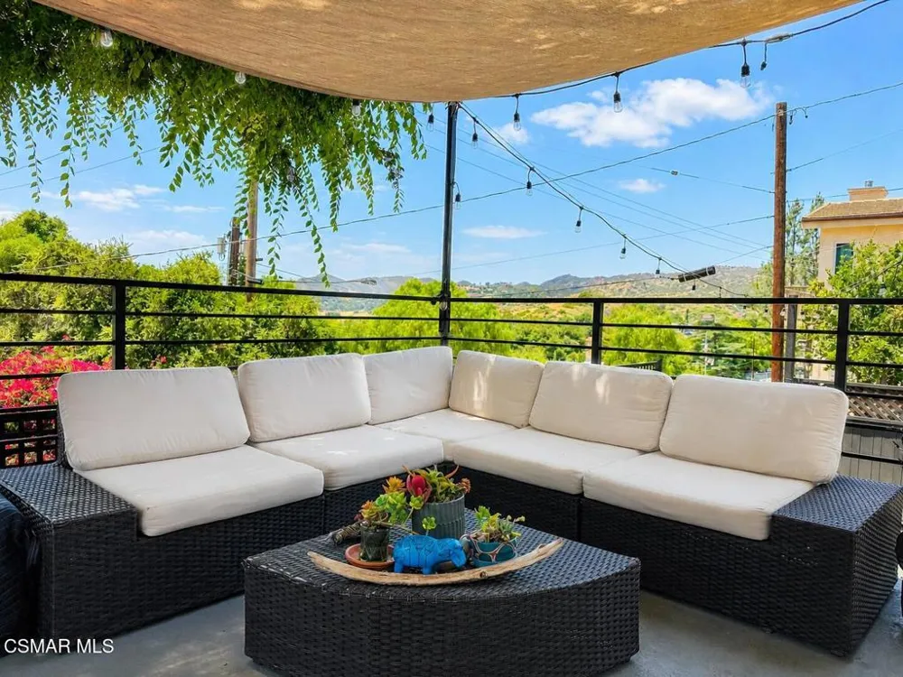 9218 Slater Terrace Chatsworth, CA 91311