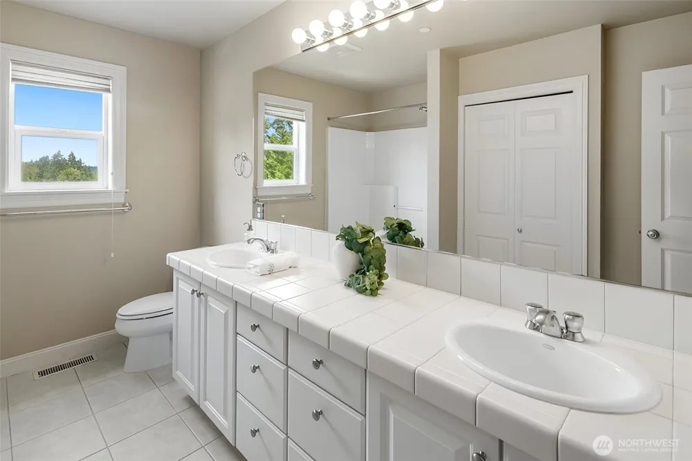 8701 113th Avenue SE Newcastle, WA 98056