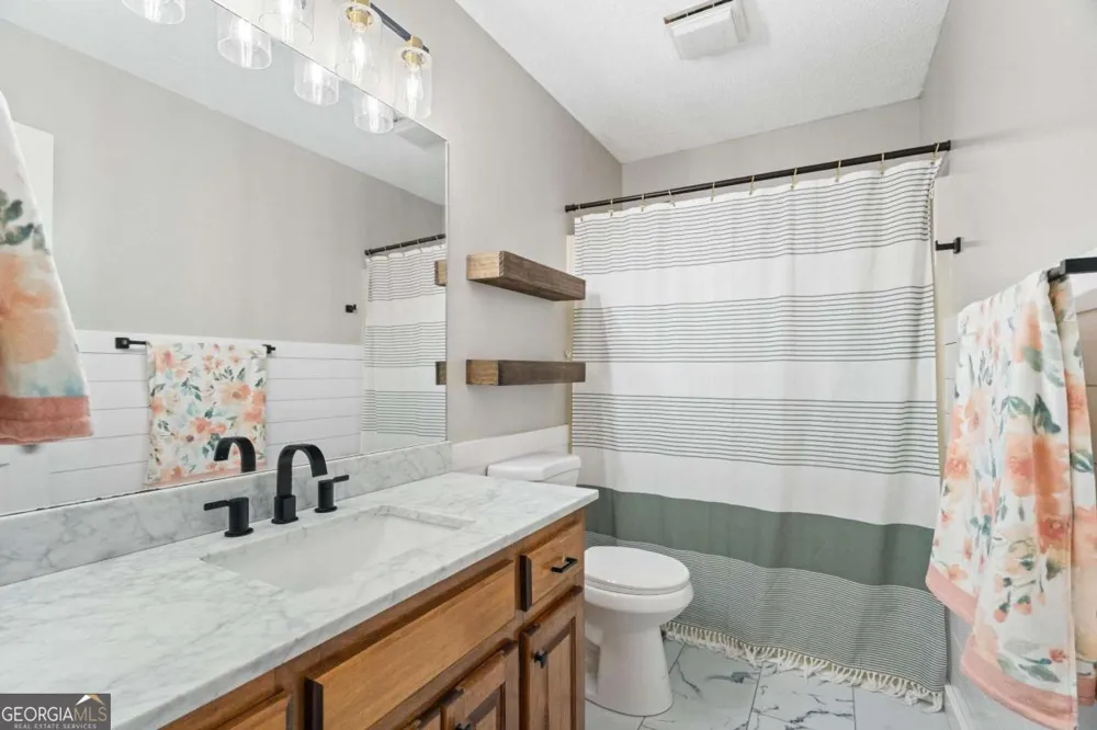 234 Chiefvan TER NE Calhoun, GA 30701