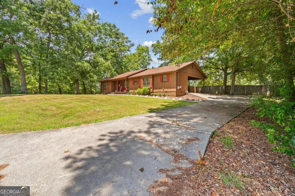 234 Chiefvan TER NE Calhoun, GA 30701