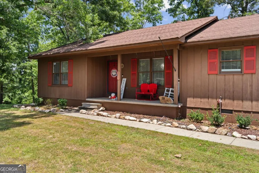 234 Chiefvan TER NE Calhoun, GA 30701