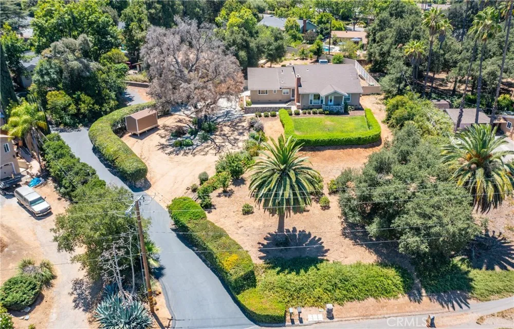 21 W Hilton Avenue Redlands, CA 92373