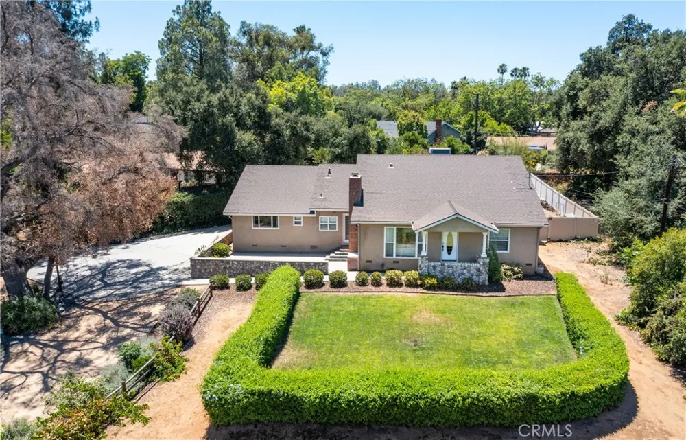 21 W Hilton Avenue Redlands, CA 92373