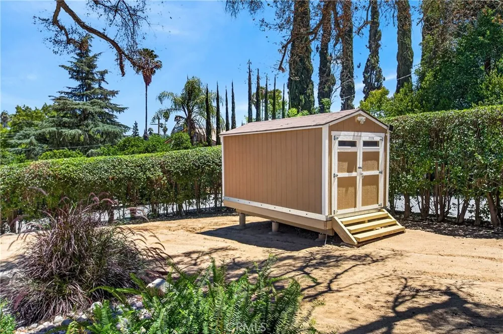 21 W Hilton Avenue Redlands, CA 92373