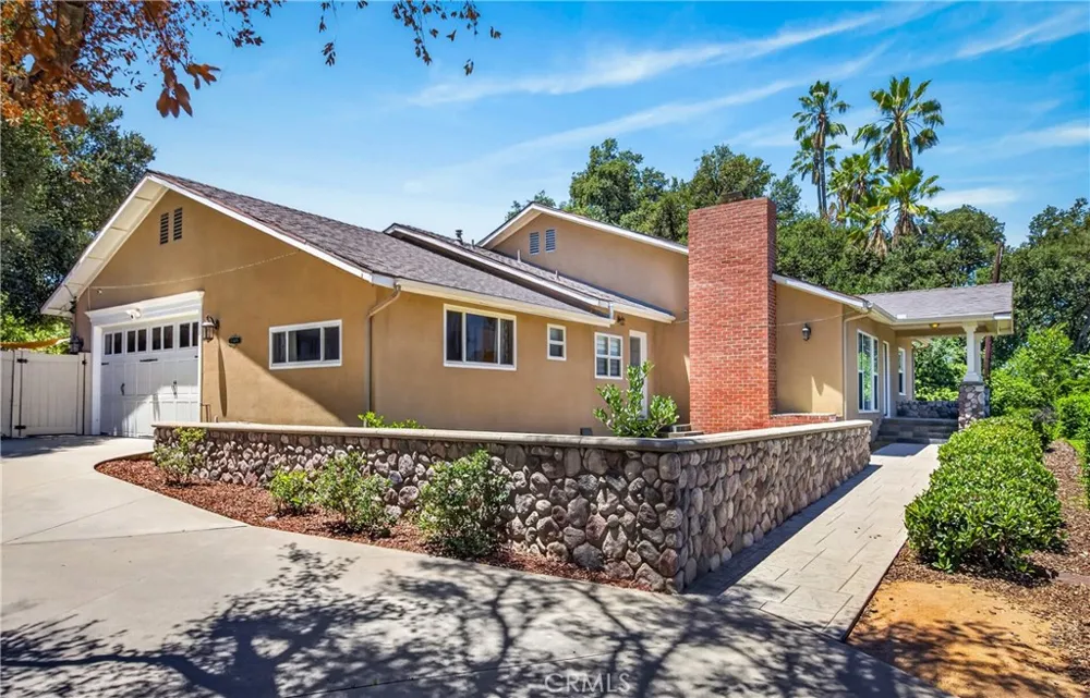 21 W Hilton Avenue Redlands, CA 92373