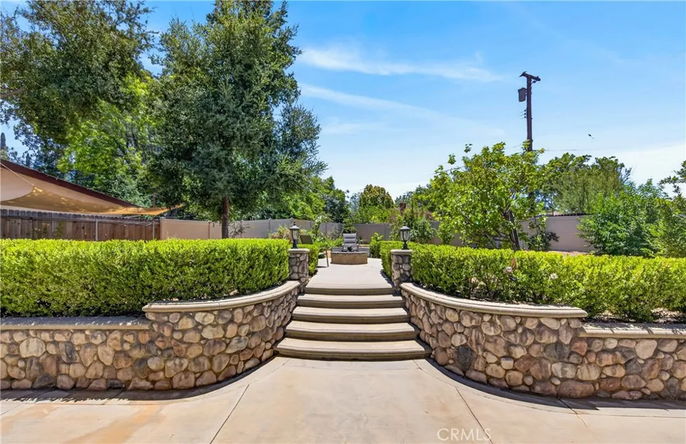21 W Hilton Avenue Redlands, CA 92373