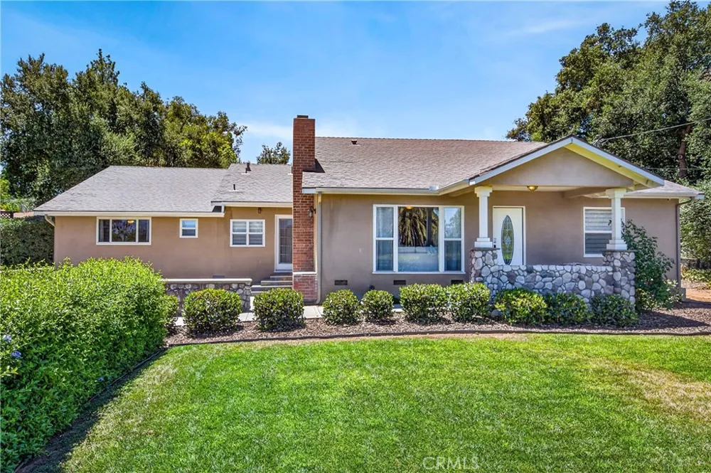 21 W Hilton Avenue Redlands, CA 92373