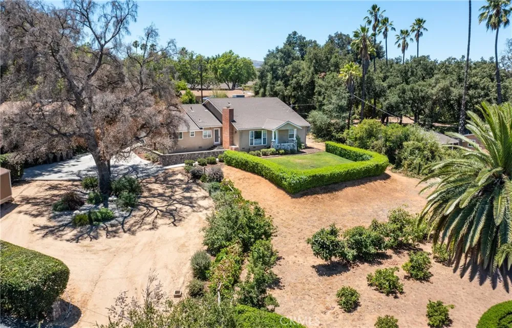 21 W Hilton Avenue Redlands, CA 92373