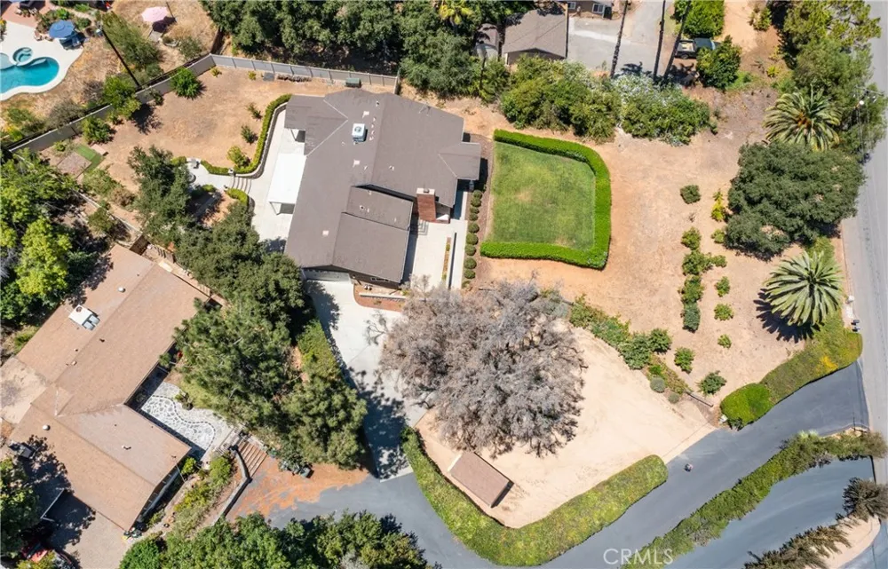 21 W Hilton Avenue Redlands, CA 92373