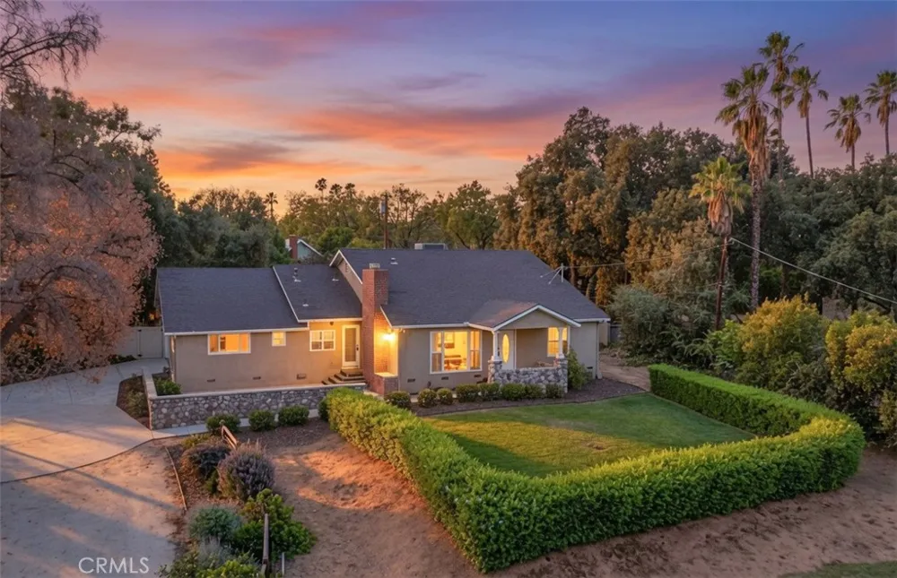 21 W Hilton Avenue Redlands, CA 92373