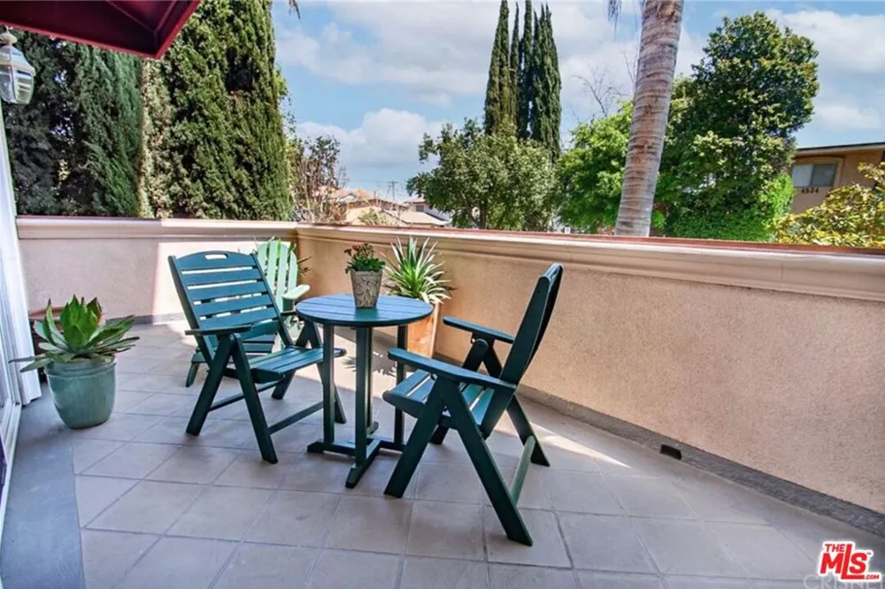 4533 Vista Del Monte Avenue #101 Los Angeles, CA 91403