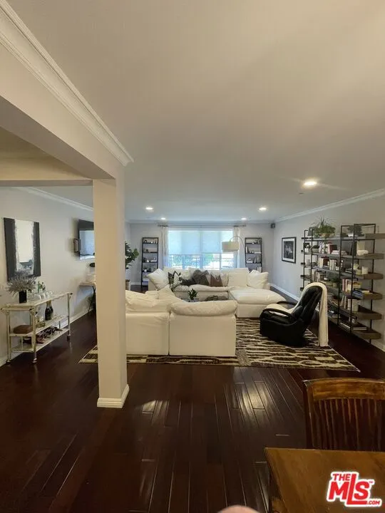 4533 Vista Del Monte Avenue #101 Los Angeles, CA 91403