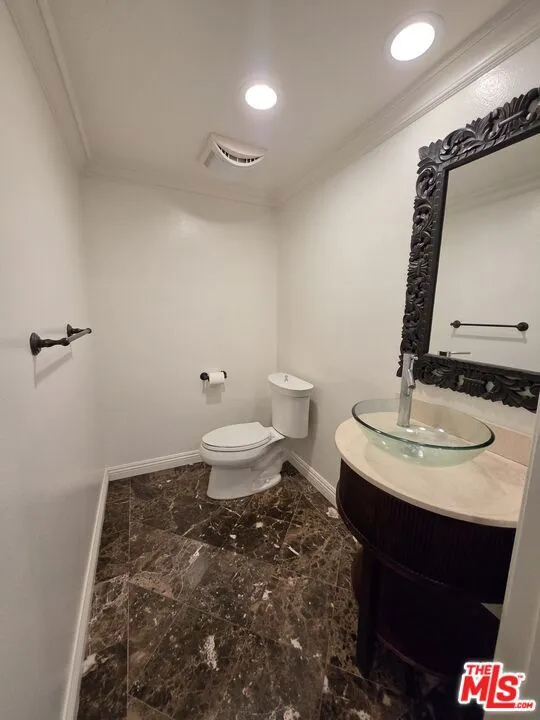 4533 Vista Del Monte Avenue #101 Los Angeles, CA 91403