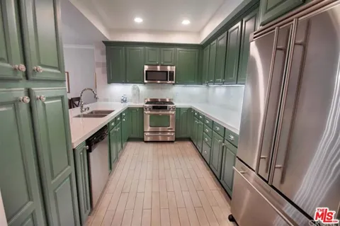 4533 Vista Del Monte Avenue #101