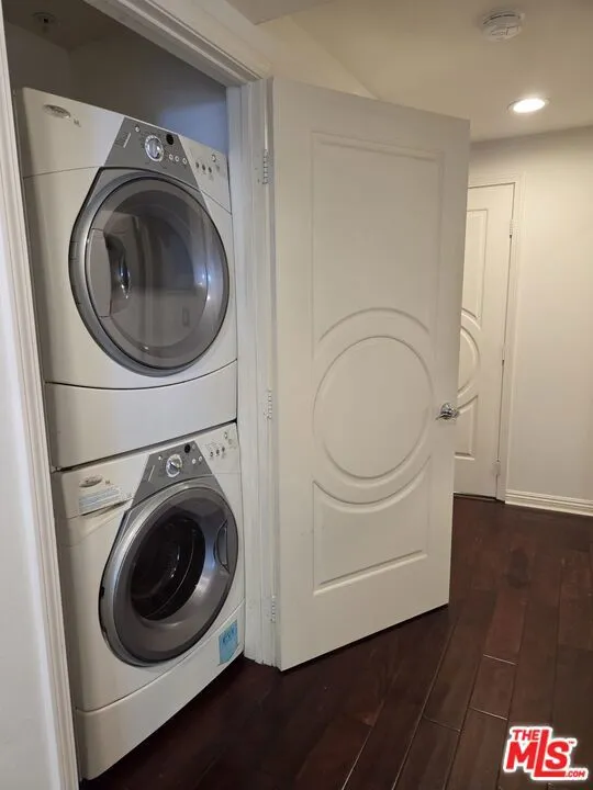 4533 Vista Del Monte Avenue #101 Los Angeles, CA 91403