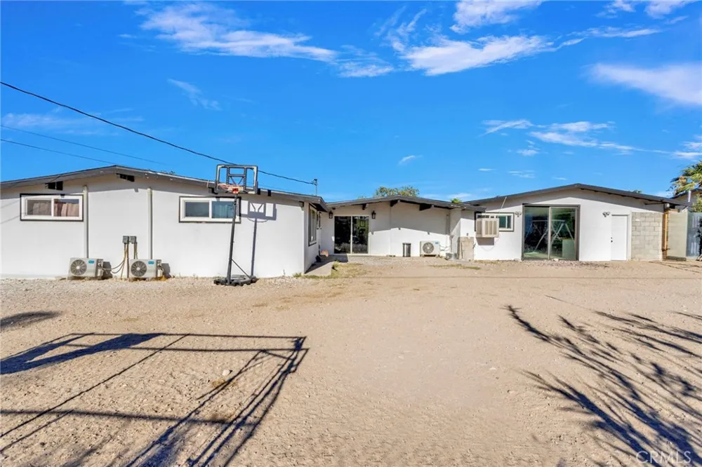 9996 Estrada Lucerne Valley, CA 92356
