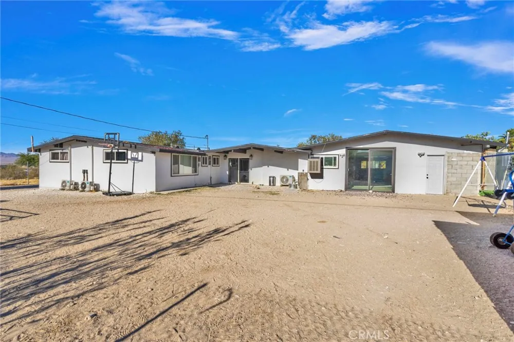 9996 Estrada Lucerne Valley, CA 92356