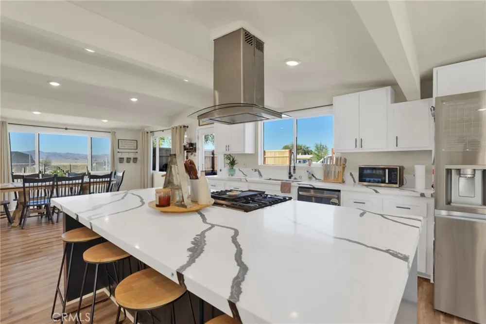 9996 Estrada Lucerne Valley, CA 92356