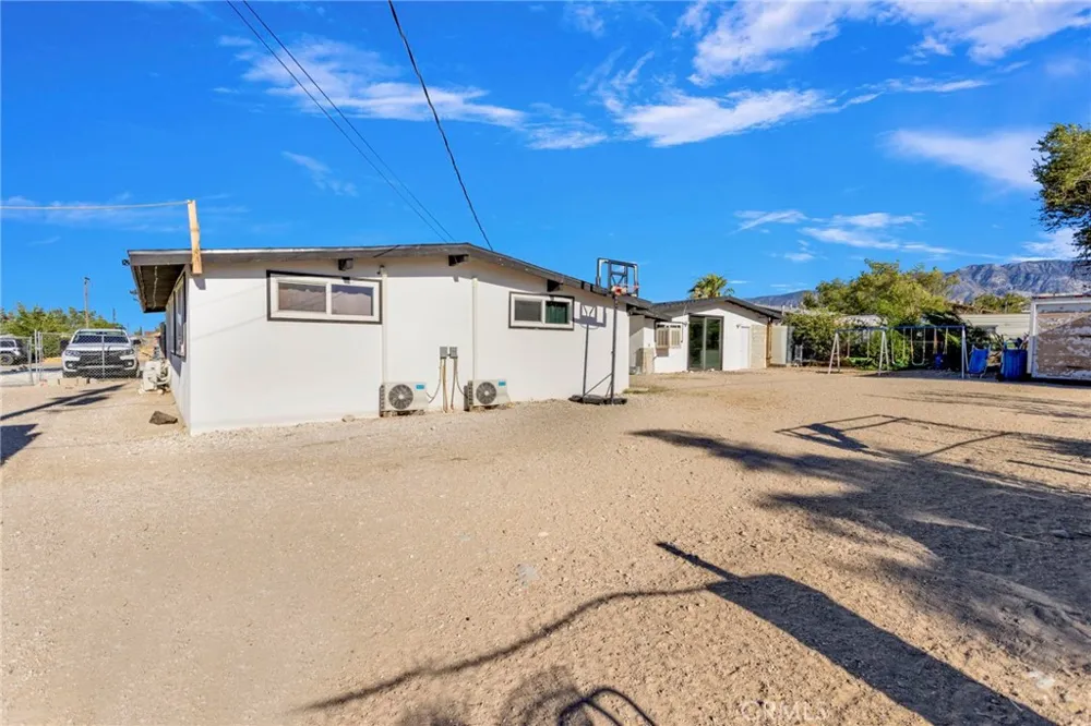 9996 Estrada Lucerne Valley, CA 92356
