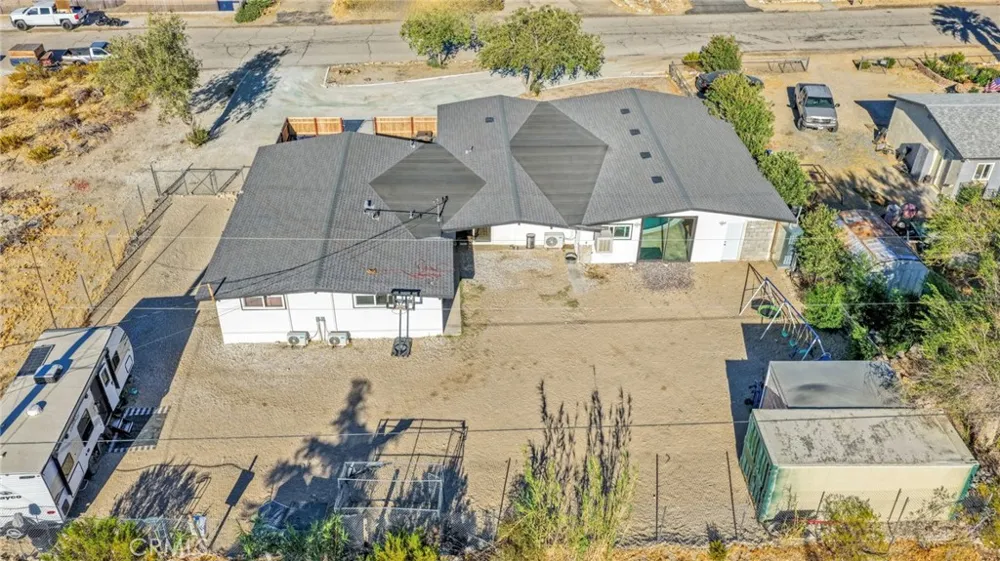 9996 Estrada Lucerne Valley, CA 92356