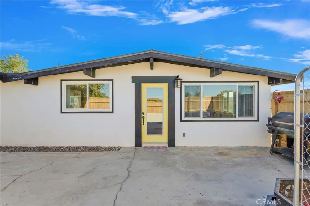 9996 Estrada Lucerne Valley, CA 92356