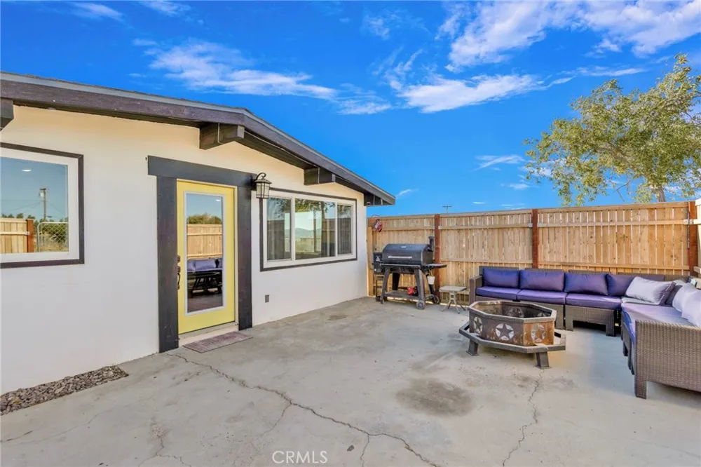 9996 Estrada Lucerne Valley, CA 92356