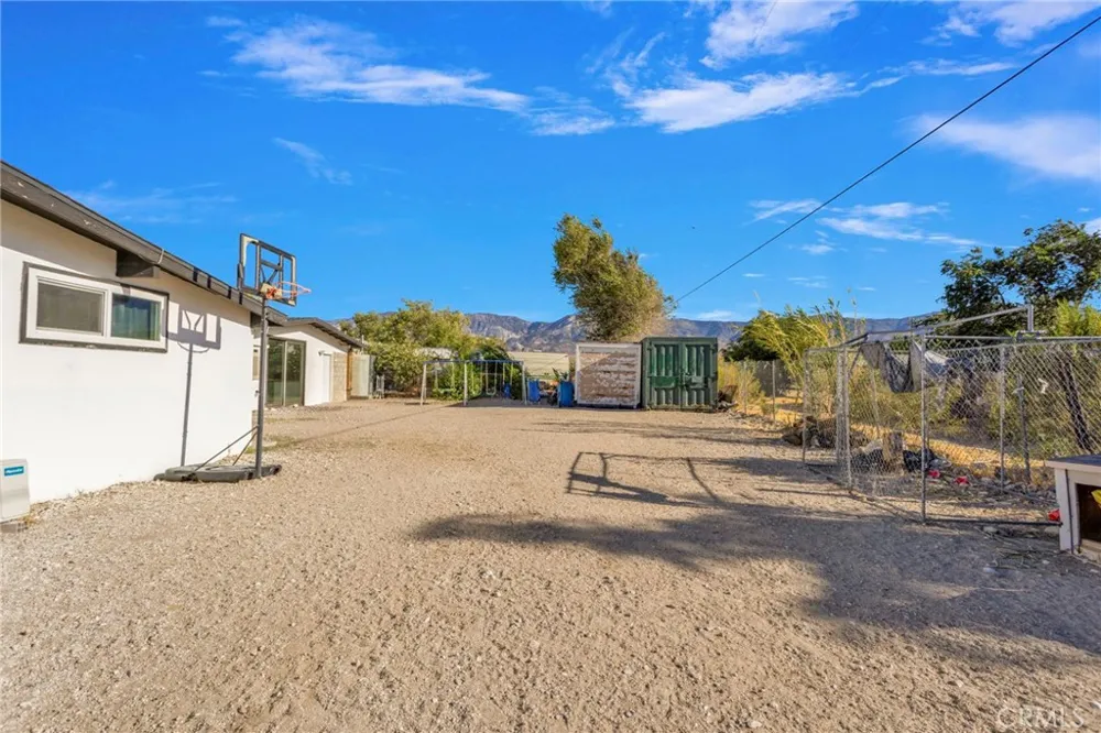 9996 Estrada Lucerne Valley, CA 92356