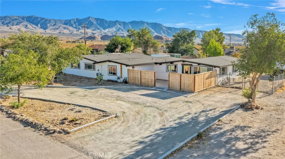 9996 Estrada Lucerne Valley, CA 92356